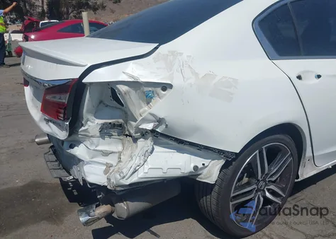 2017 Honda Accord Sport z USA, uszkodzony, nr VIN 1HGCR2F52HA225710